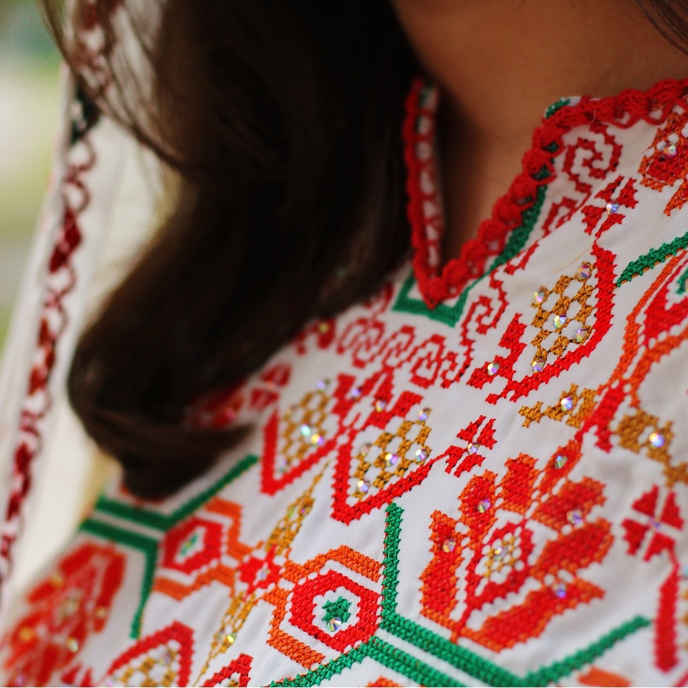 Palestinian Thobe W/ Matching Belt & Scarf - Picture 3 of 4